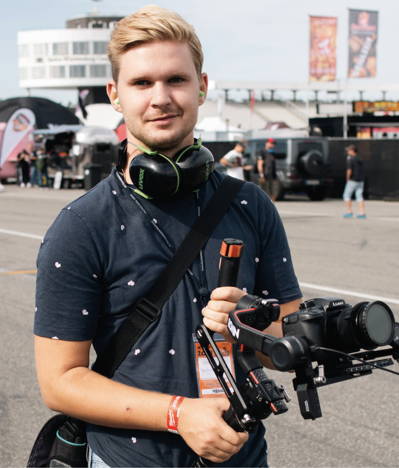 nicholas-wolter-mesh-kamera-racing-on-location